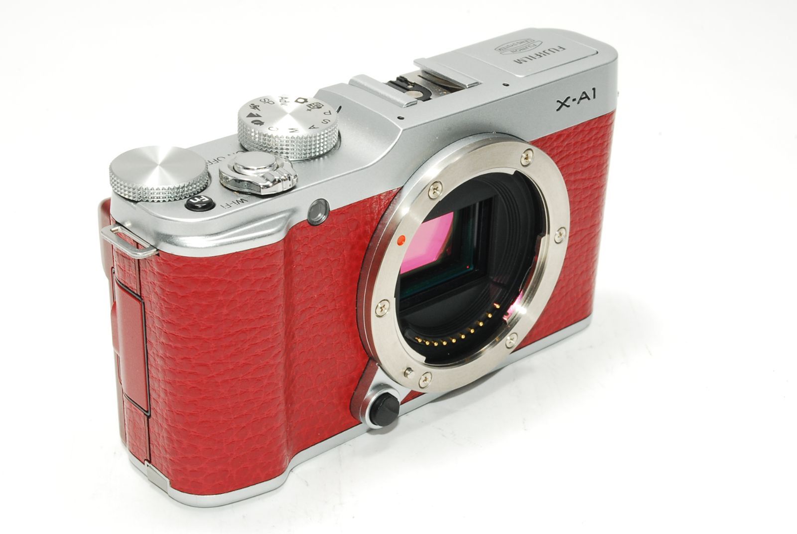 FUJIFILM X-A1 標準ズームレンズセット レッド ❤レアなレッド♪Wi-Fiで写真転送❤FUJIFILM X-A1 レンズキット 【公式