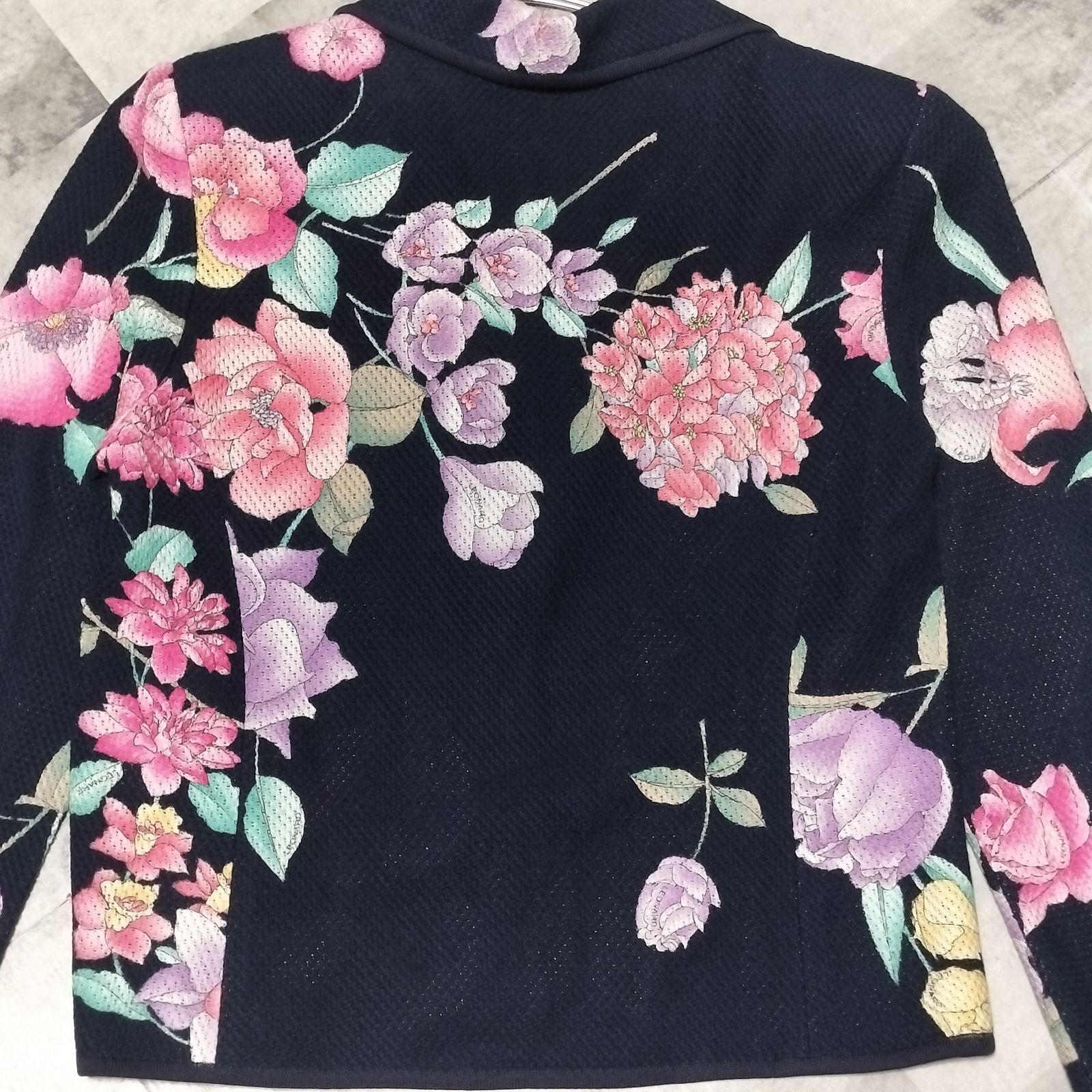 美品】LEONARD レオナール リネン混 花柄 金ボタン テーラード 美品】LEONARD レオナール リネン混 花柄 金ボタン テーラード