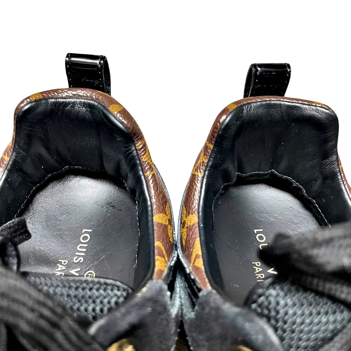 中古】 LOUIS VUITTON ルイ・ヴィトン ランアウェイスニーカー LV 