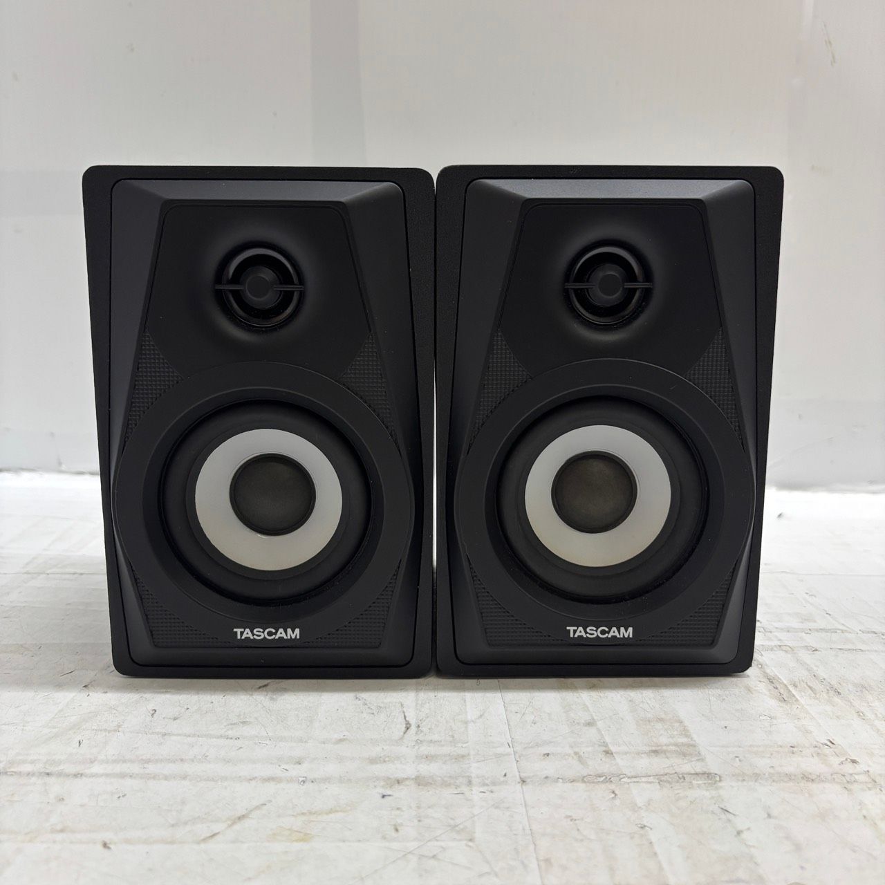 TASCAM(タスカム) VL-S3 2ウェイパワードモニタースピーカー 中古美品 TASCAM VL-S3 パワードモニタースピーカー ペア 中古 - メルカリ