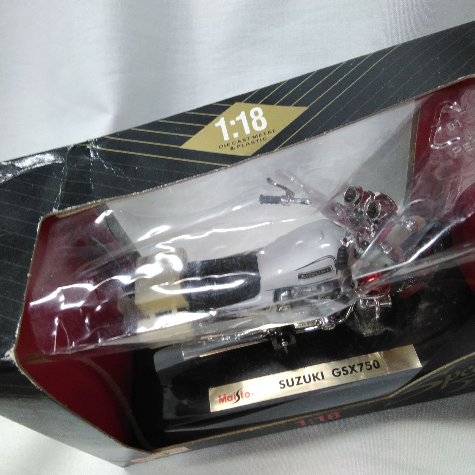 Maisto（マイスト）社製 1/18スケール スズキGSX750 ポリスバイク 
