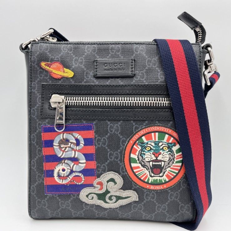 GUCCI（グッチ）クーリエ GGスプリーム メッセンジャーバッグ 