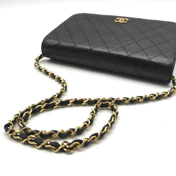 良品 CHANEL シャネル ココマーク マトラッセ ラムスキン チェーン ショルダー バッグ ブラック プッシュロック レディース 鞄 k7646 良品 CHANEL シャネル ココマーク マトラッセ ラムスキン チェーン