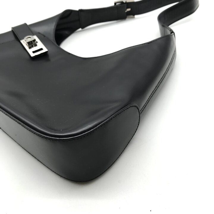 良品 Ferragamo フェラガモ ガンチーニ レザー ショルダー バッグ