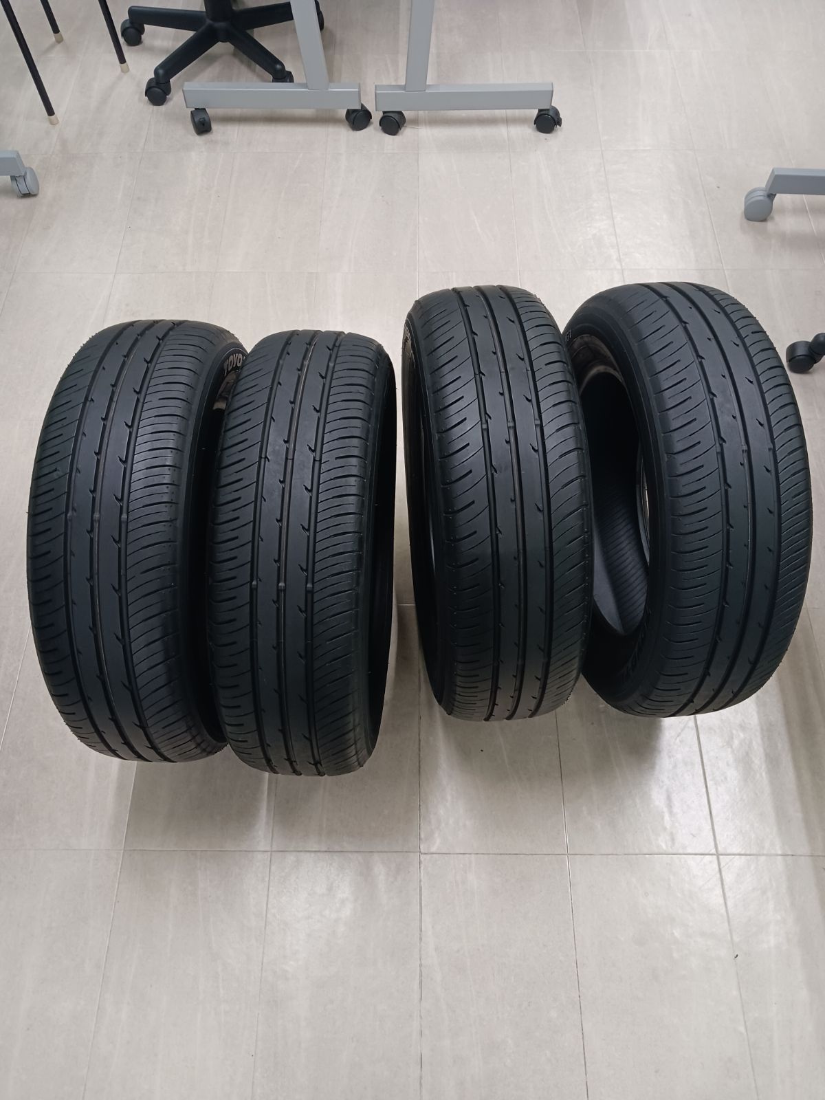 シエンタ純正タイヤ 【185/65R15】TOYO TIRES NANOENERGY J67 - メルカリ
