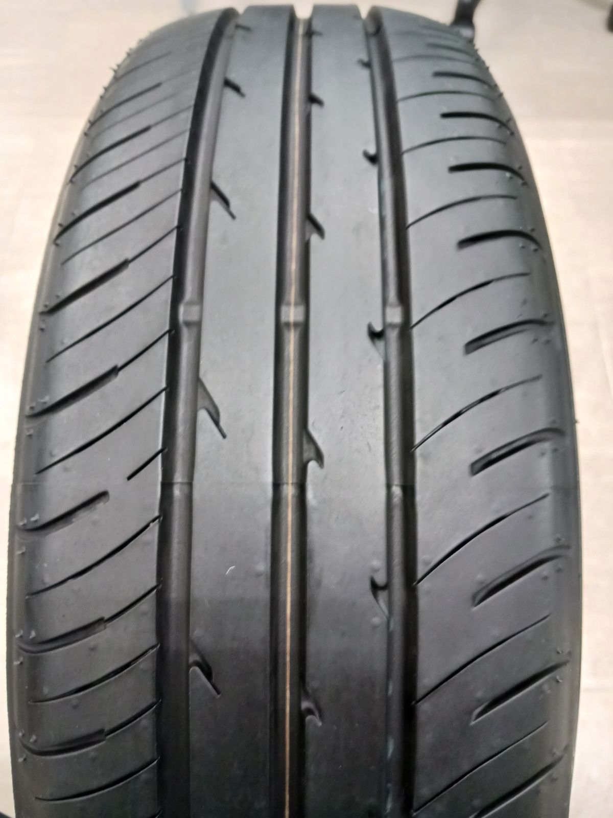 シエンタ純正タイヤ 【185/65R15】TOYO TIRES NANOENERGY J67 - メルカリ