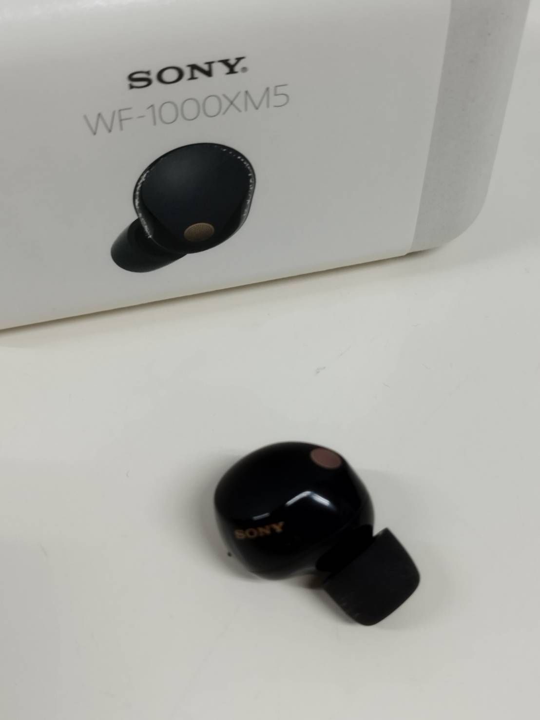 タイチンルチルクォーツ× ハローキティのスクエアカット 天然石 ブレスレット タイチンルチルクォーツ× ハローキティのスクエアカット 天然石