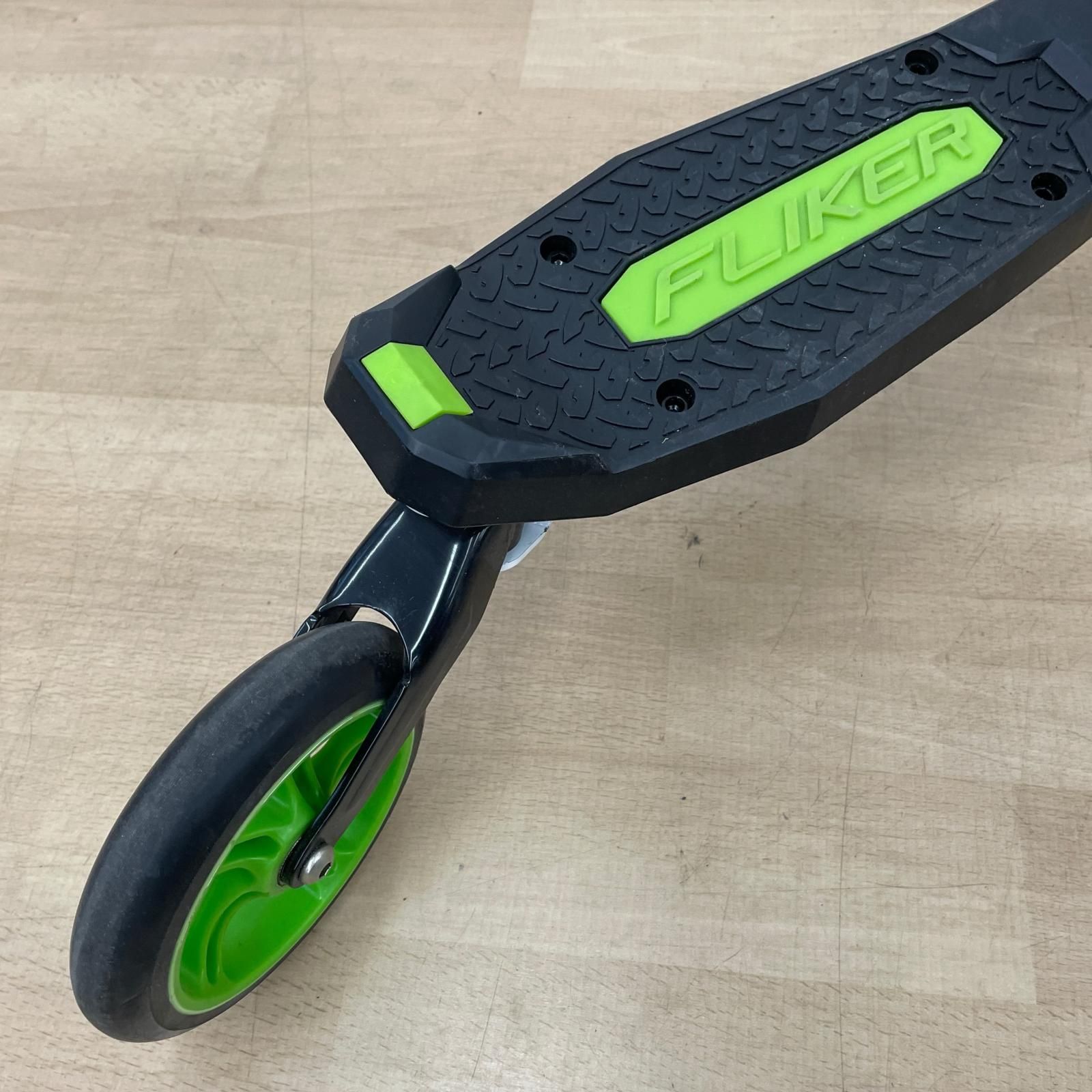 値下げしました Yfliker ワイフリッカー F3 グリーン Y FLIKER F3 Yフリッカー 3輪キックボード ホワイト グリーン - メルカリ
