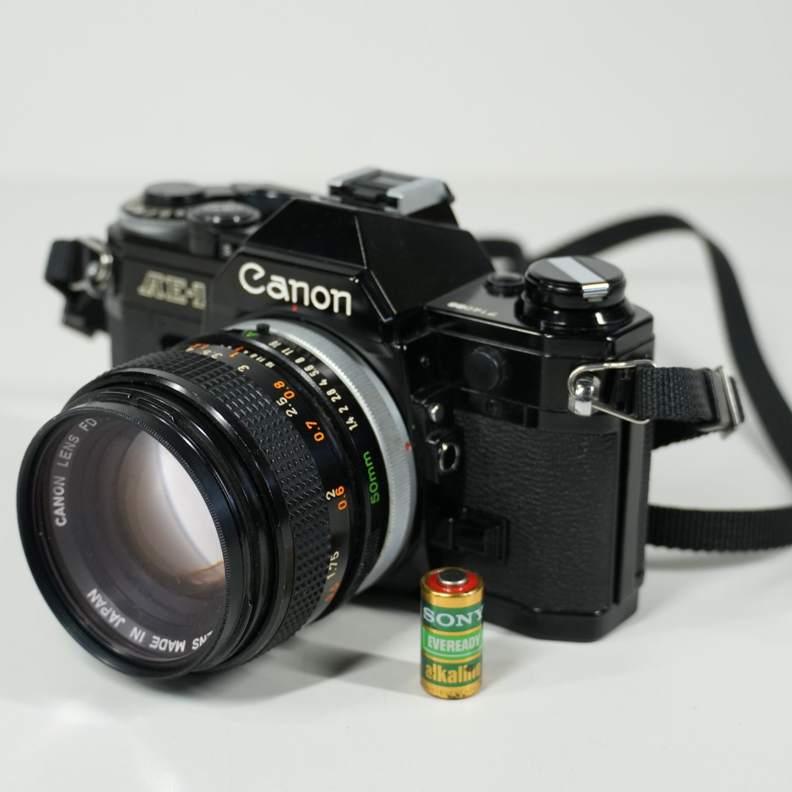 CANON　キャノン　フィルム一眼レフカメラ　AE-1　1976年　ジャンク品 おじいちゃんからもらったcanon AE-1一眼フィルムカメラで撮影&現像