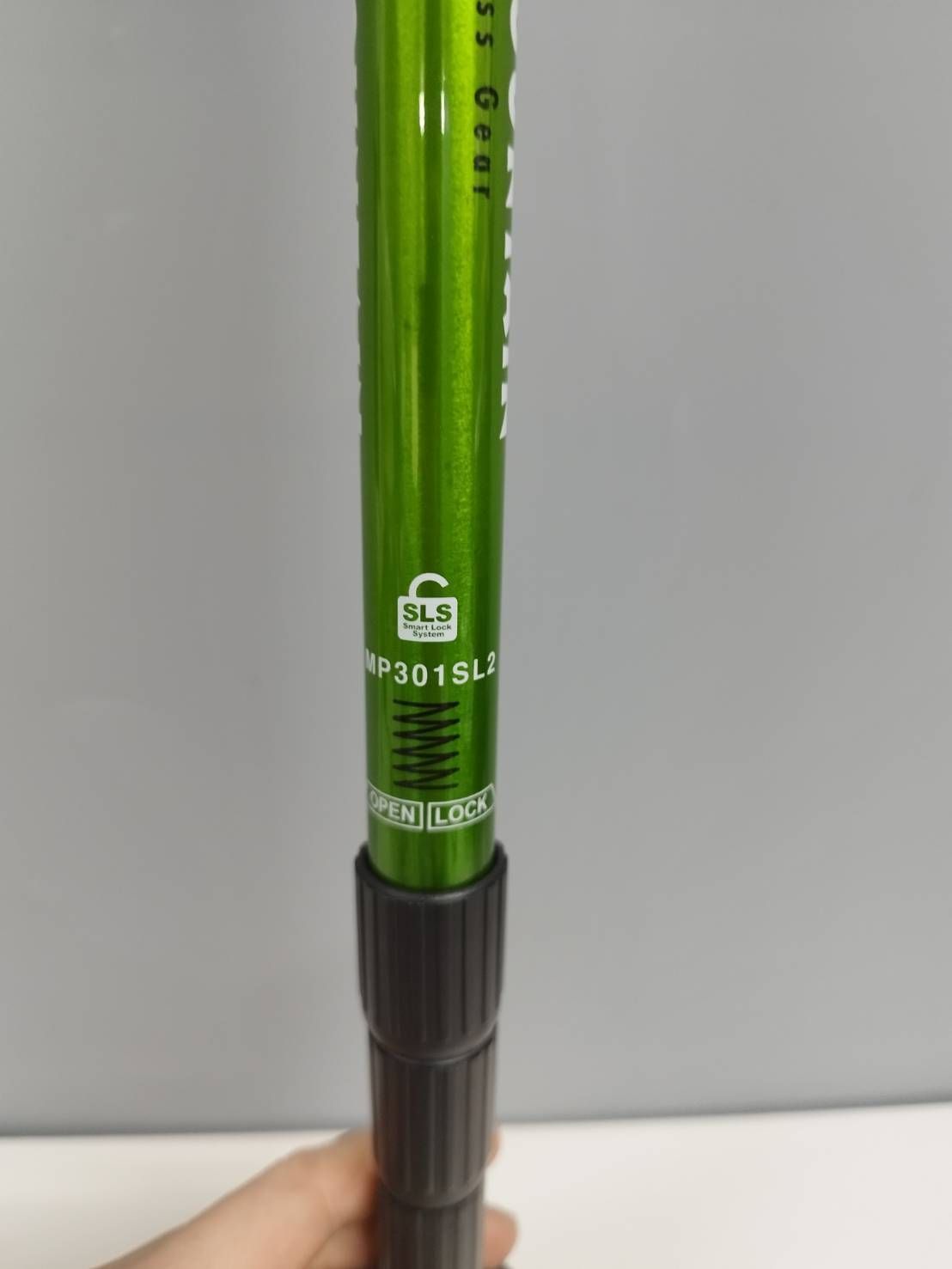 美品】MAGIC MOUNTAIN Wilderness Gear/MP301SL2/トレッキングポール