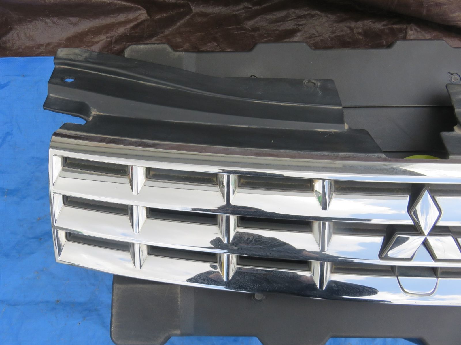 三菱純正 CV1W CV5W デリカ D5 前期 フロント グリル 7456A366 CV1W