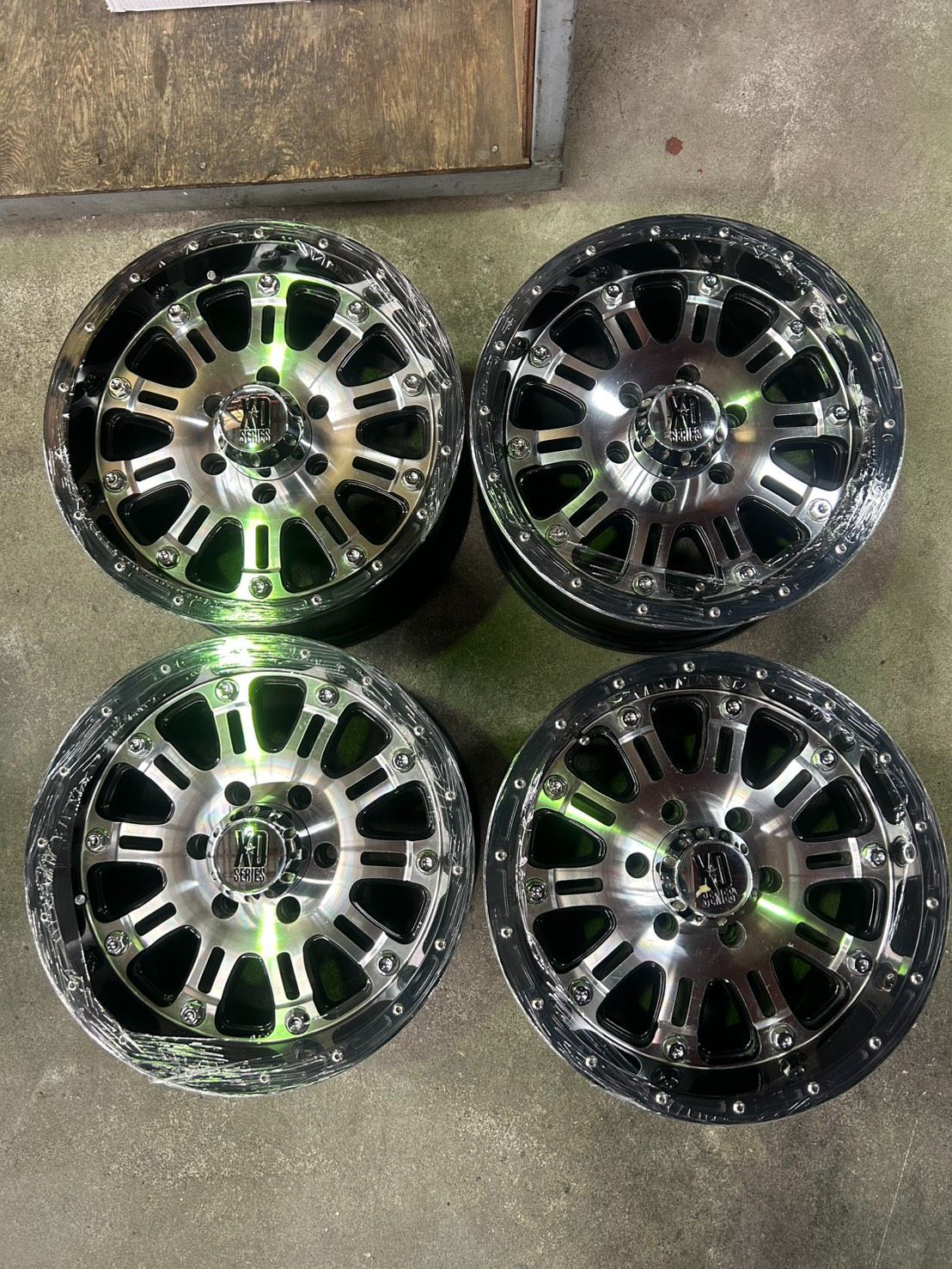 KMC XD795 HOSS 17インチ 9J +18 6穴 139.7 プラド ハイラックス 4本