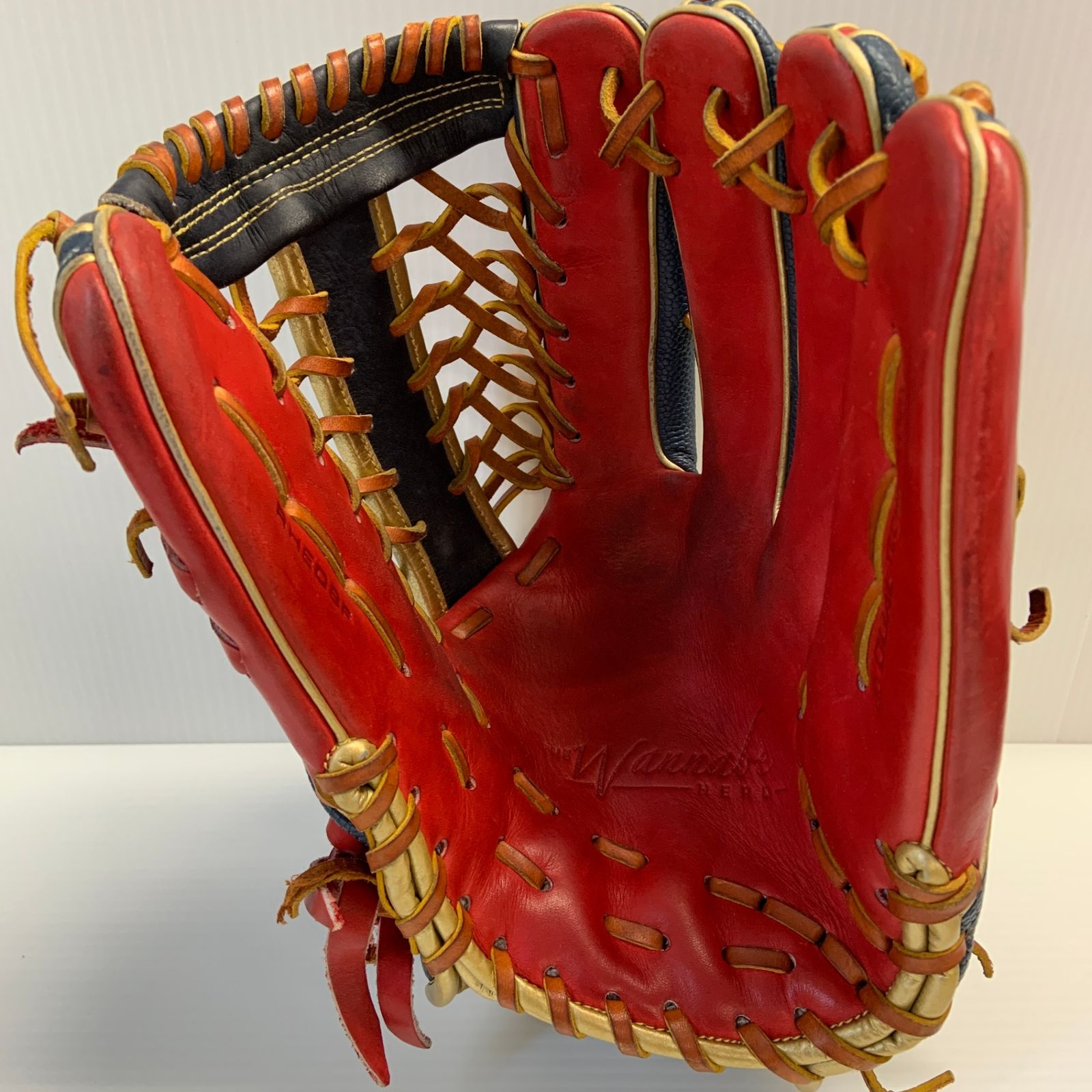 【良品】Wilson ワナビーヒーロー 一般軟式 左投 外野用 RHED8F ウィルソン Wilson ワナビーヒーロー 軟式 大人 一般 外野手用
