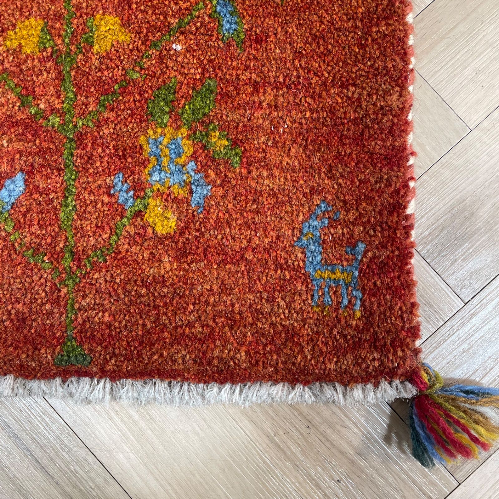 ペルシャ ギャッベ 座布団 大きめ 本物 手織り イラン産 43×46cm