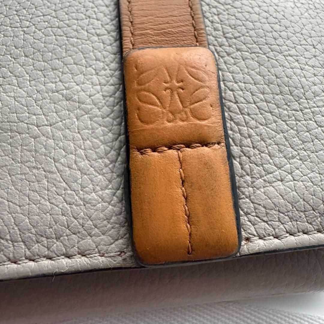 限定価格】 385 LOEWE ロエベ 3つ折り財布 - メルカリ