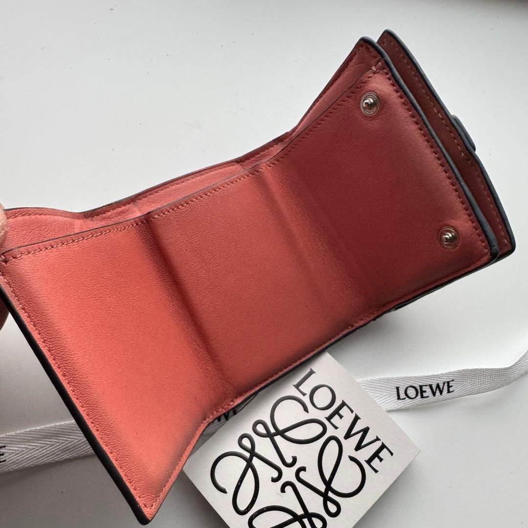 限定価格】 385 LOEWE ロエベ 3つ折り財布 - メルカリ