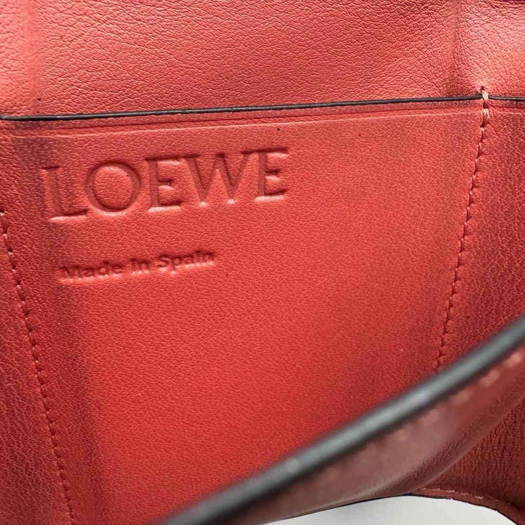 限定価格】 385 LOEWE ロエベ 3つ折り財布 - メルカリ