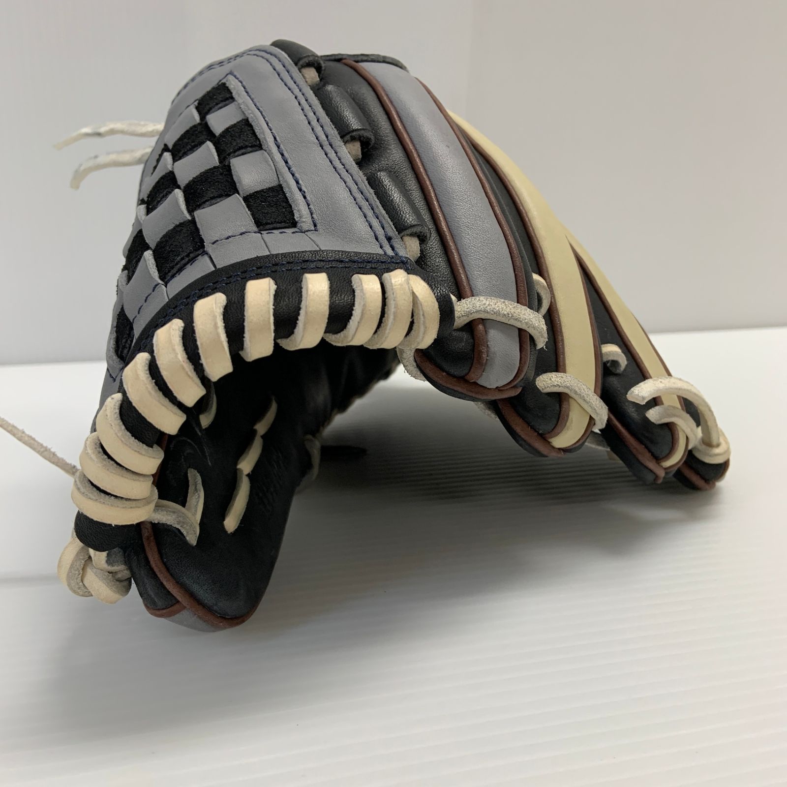 グラブワークス GLOVEWORKS ゲームデイ 軟式 大人 一般 内野手用 