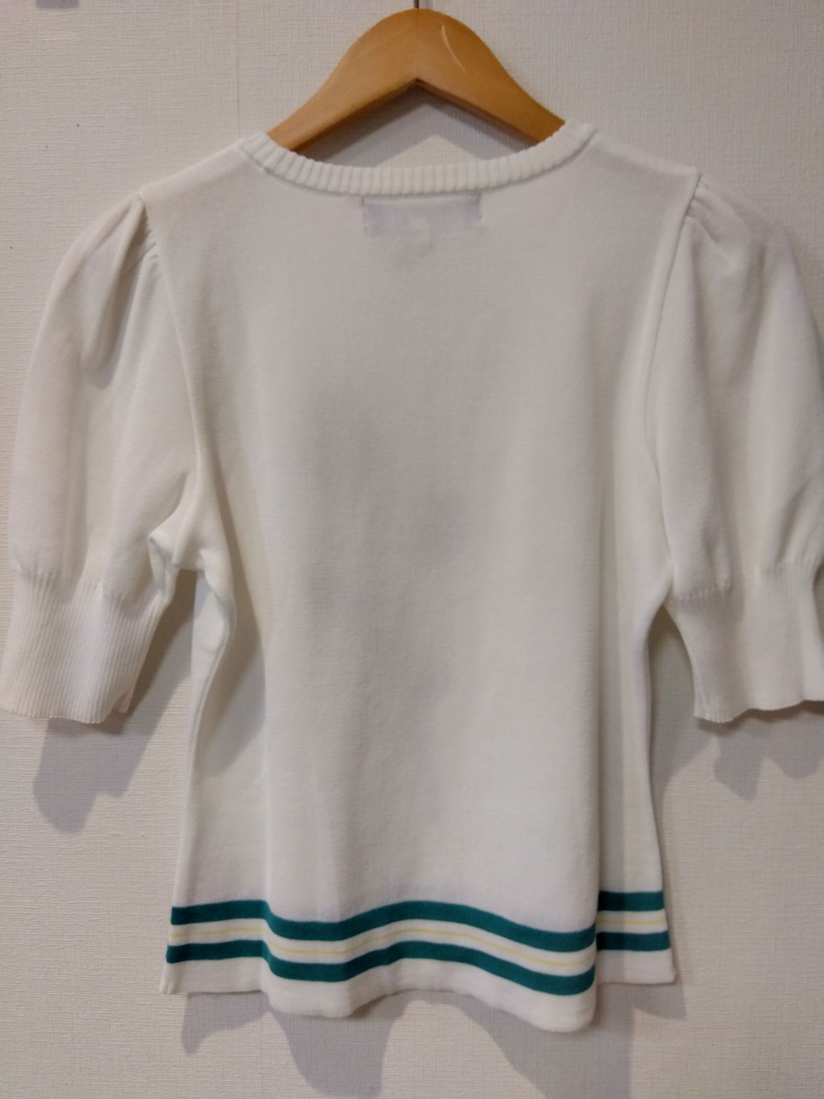 M’S GRACY ニット スパンコール 花刺繍 トップス 38 白 グレー M20【美品】M'S GRACY エムズグレイシー トップス ニット 白 花