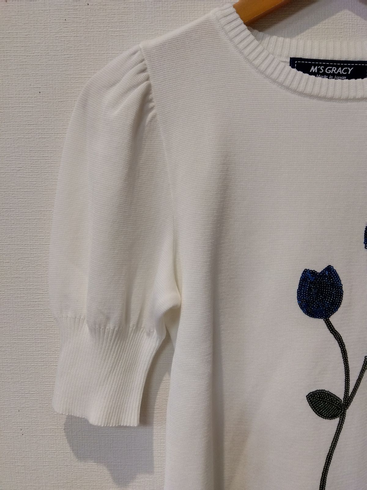 M’S GRACY ニット スパンコール 花刺繍 トップス 38 白 グレー M20【美品】M'S GRACY エムズグレイシー トップス ニット 白 花