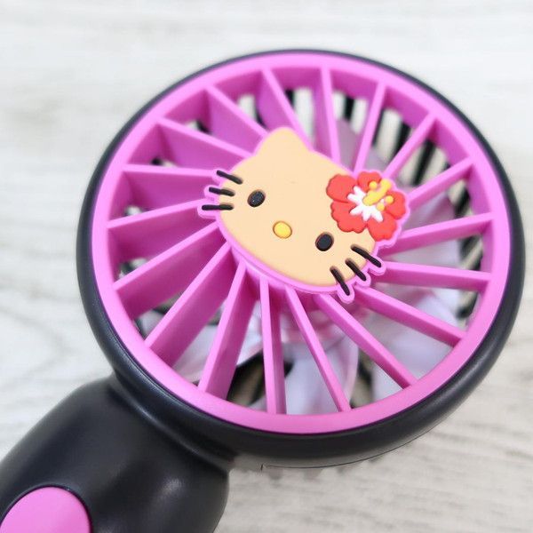 新品 ハローキティ カラビナ付きminiファン 日焼けキティ 携帯用扇風機