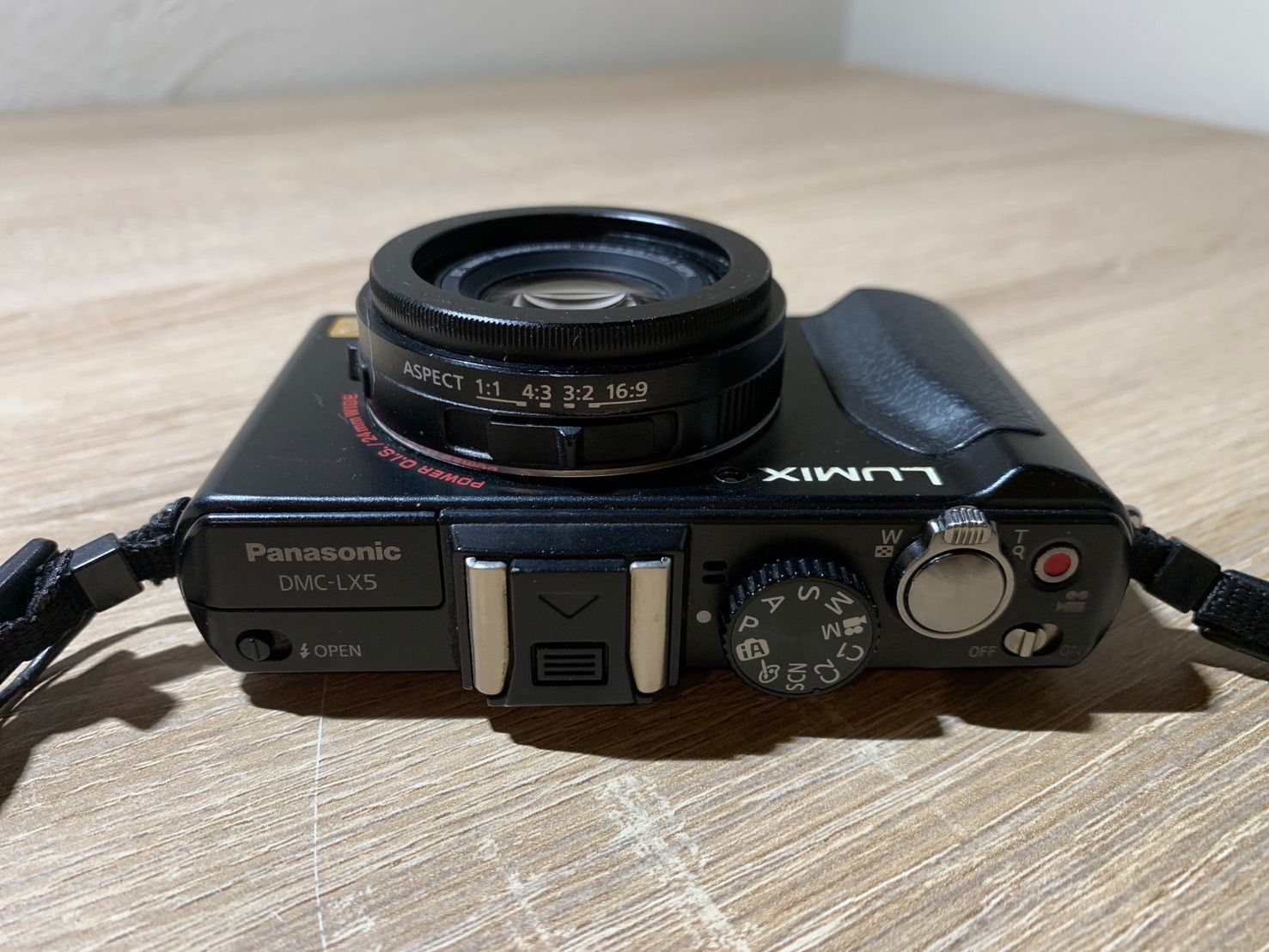 9803 Panasonic Lumix DMC-LX5 ブラック デジカメ ジャンク品【コ