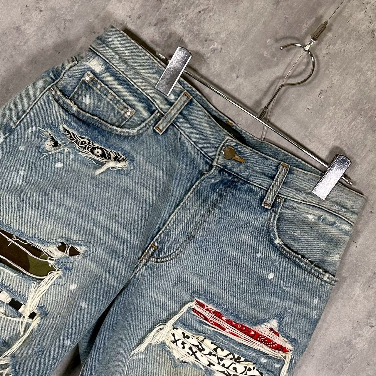 AMIRI』アミリ (30) アートパッチ デニムショートパンツ ハーフパンツ
