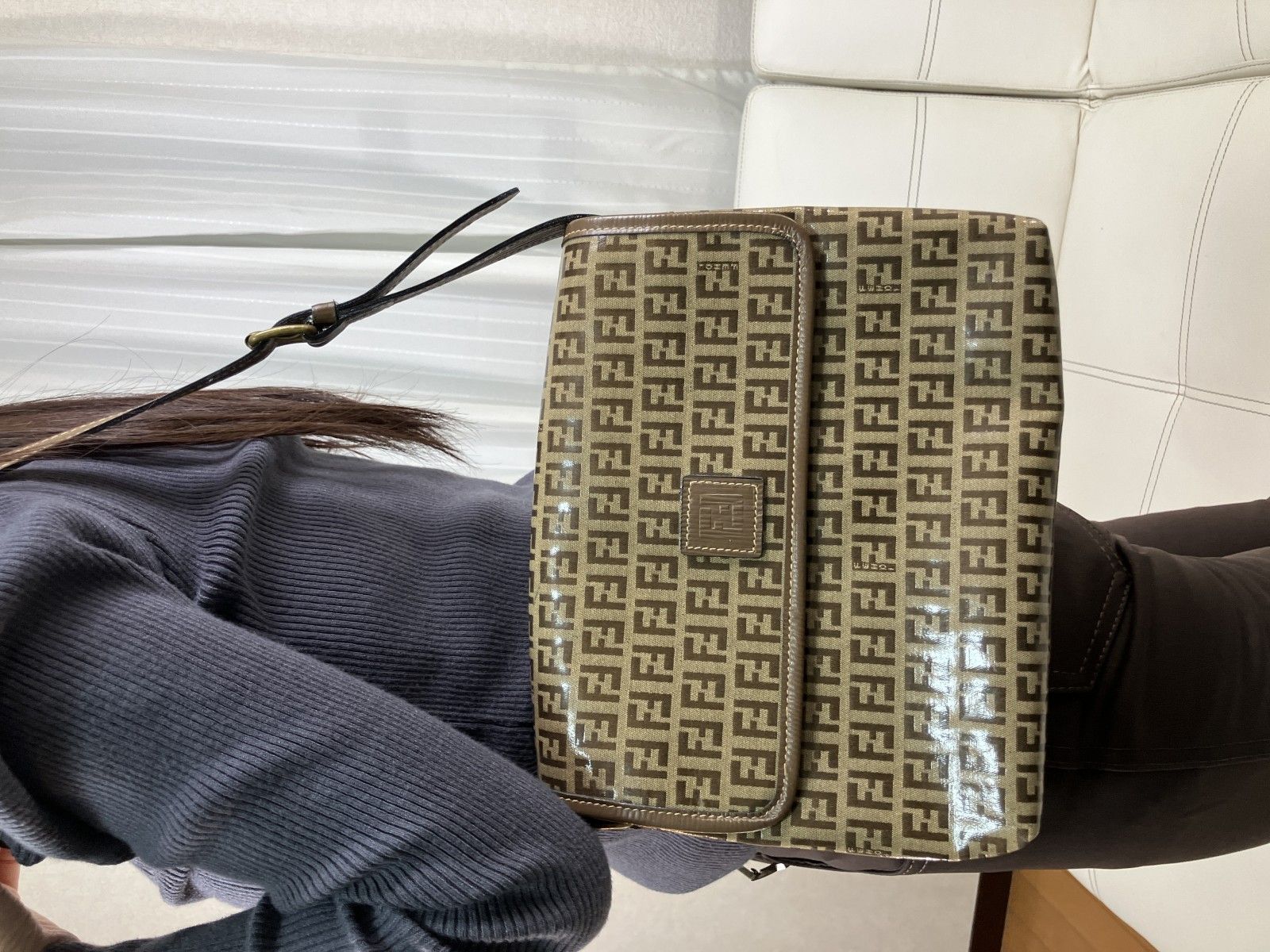 FENDI ズッカ柄 ショルダーバッグ FF柄 PVC レザー　ヴィンテージ FENDI ズッカ柄 ショルダーバッグ FF柄 PVC レザーヴィンテージ - メルカリ