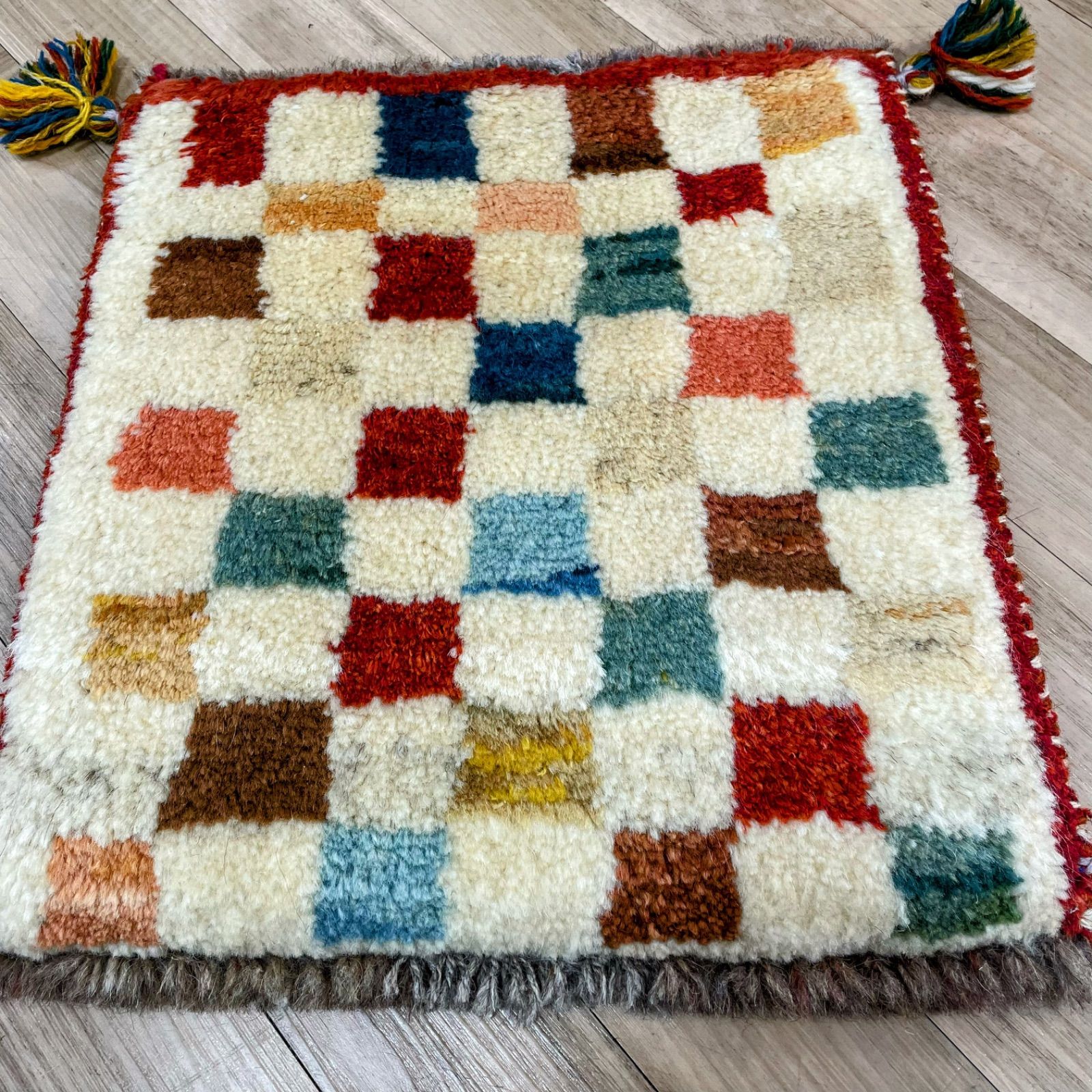本場 イラン産 手織り 座布団 ギャッベ 本物 ペルシャ 35×37cm 角 色 