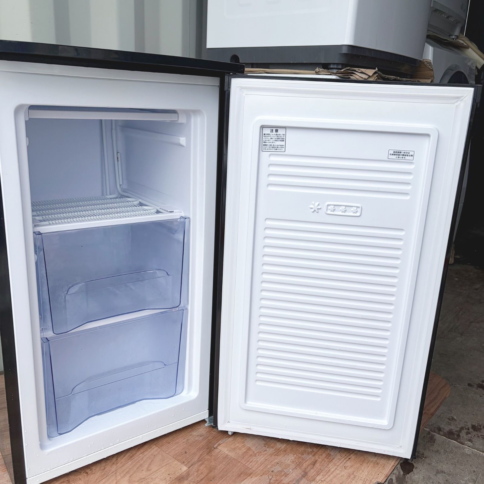 取付無料！完動品！アイリスオーヤマ スタイリッシュブラック3段冷凍庫 