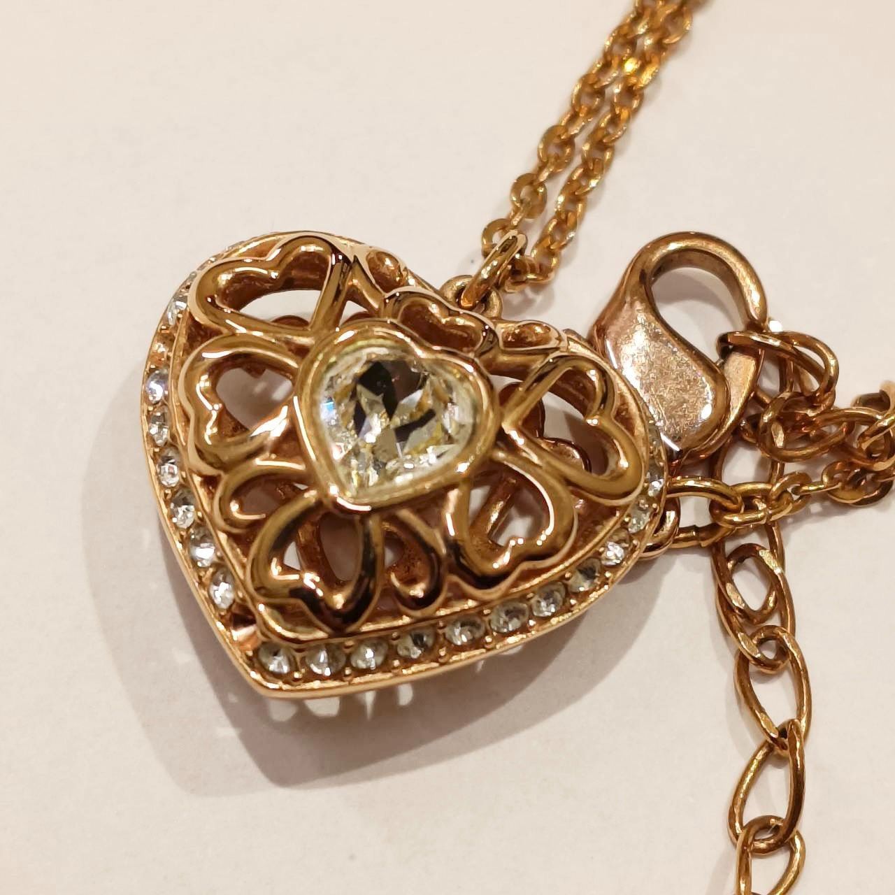 アクセサリー ☆【極美品】スワロフスキー ネックレス ハートモチーフ 