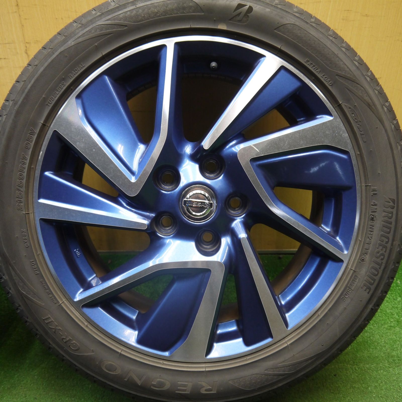 4本価格☆日産 AZE0 リーフ エアロ スタイル 純正 215/50R17 
