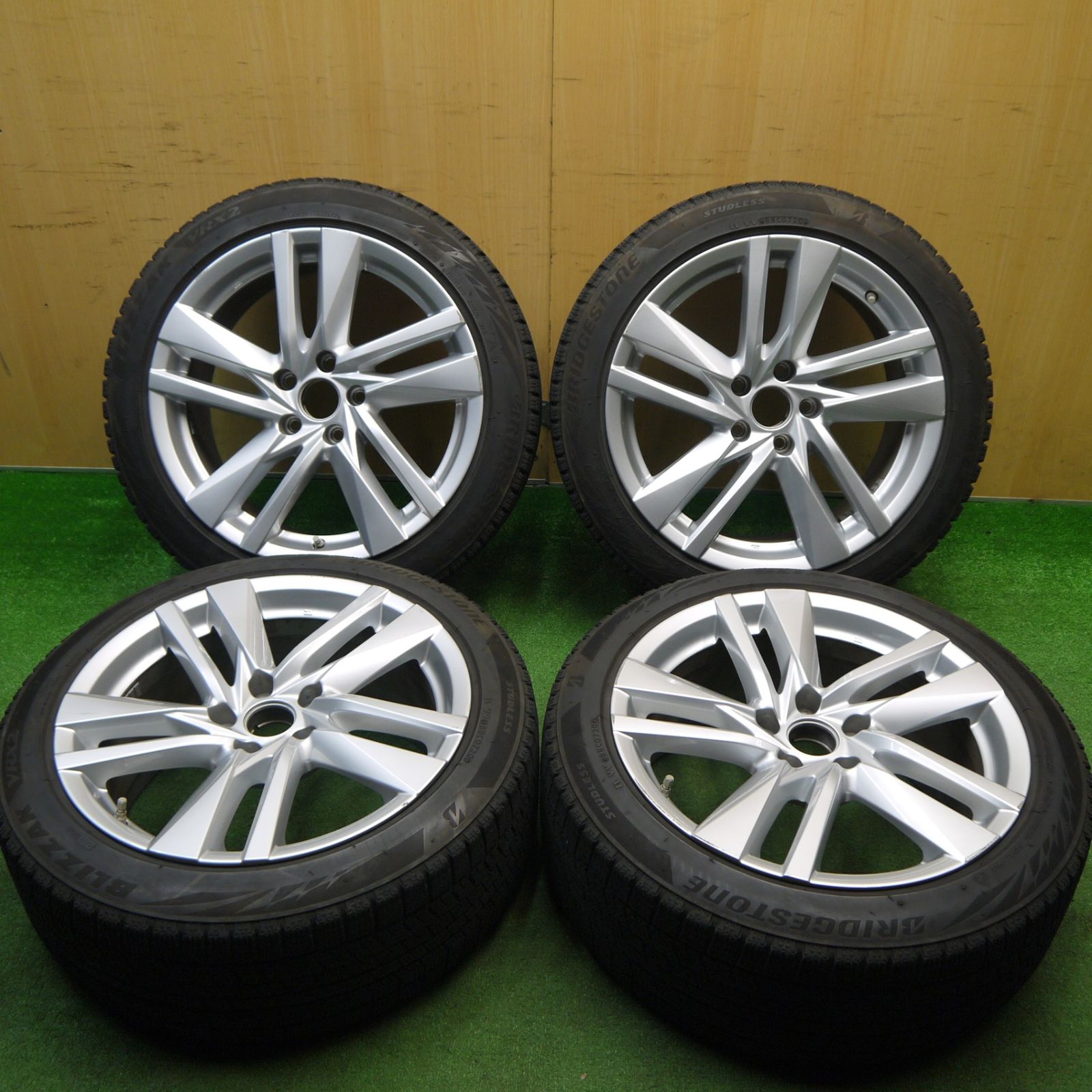 センサー付☆レクサス 30系 IS 300h 純正 235/45R18 スタッドレス 