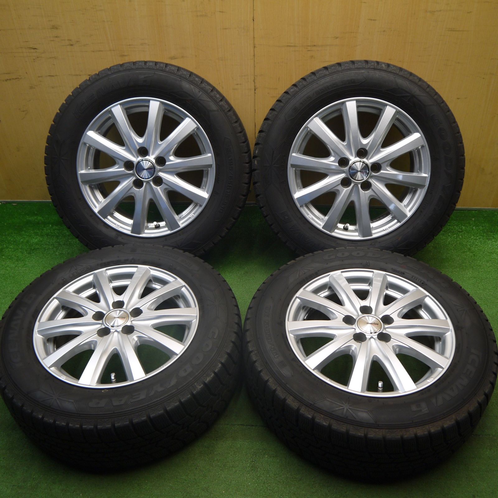 バリ溝195/65R15トヨタイヤスタンドレス バリ溝195/65R15トヨタイヤスタンドレス
