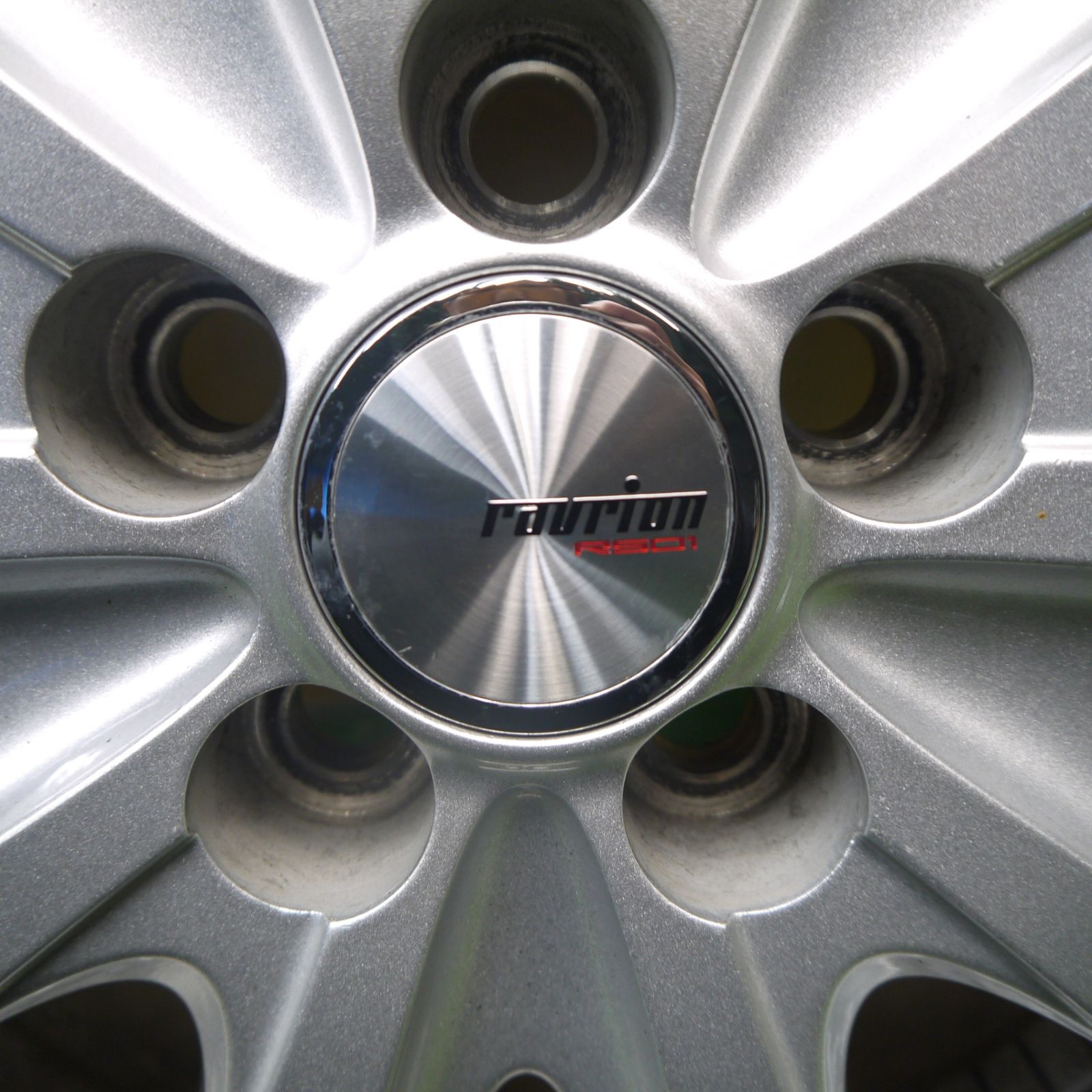 バリ溝！キレイ！8.5分☆プリウス 等 195/65R15 スタッドレス 