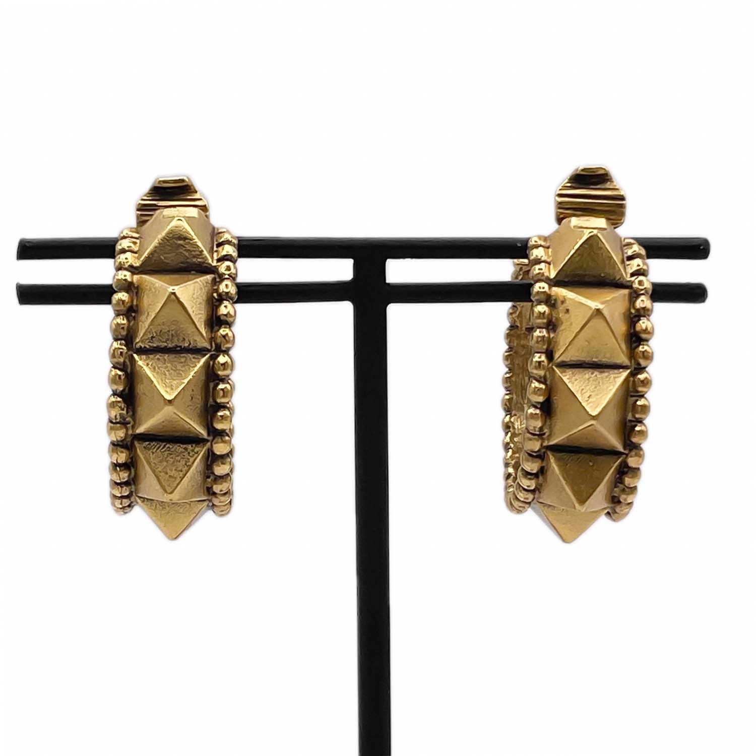 Yves Saint Laurent イヴ サンローラン 大ぶり フープ イヤリング ピラミッドスタッズ ゴールド 【中古】