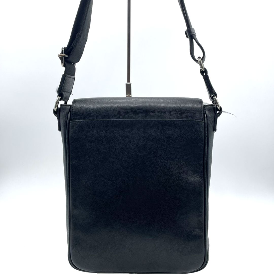 美品♡BURBERRY バーバリー ロゴ レザー 縦長 ショルダーバッグ 黒 美