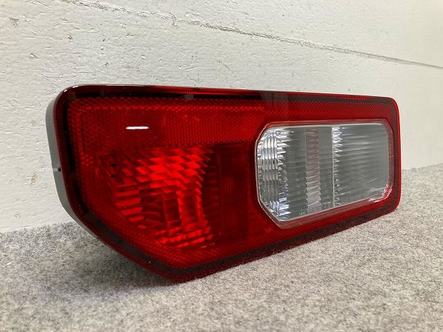 ジムニー/ジムニーシエラ JB64W/JB74W 純正 左 テールランプ/ライト 