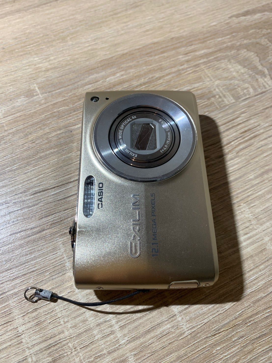 9822 Casio EXILIM EX-Z400 ゴールド デジカメ 動作確認済み やや訳