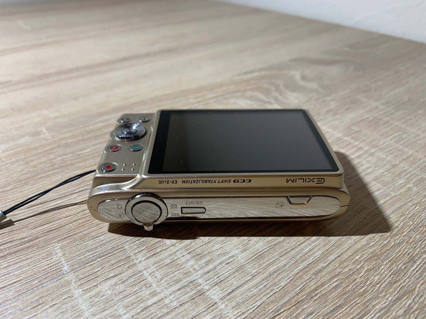 9822 Casio EXILIM EX-Z400 ゴールド デジカメ 動作確認済み やや訳