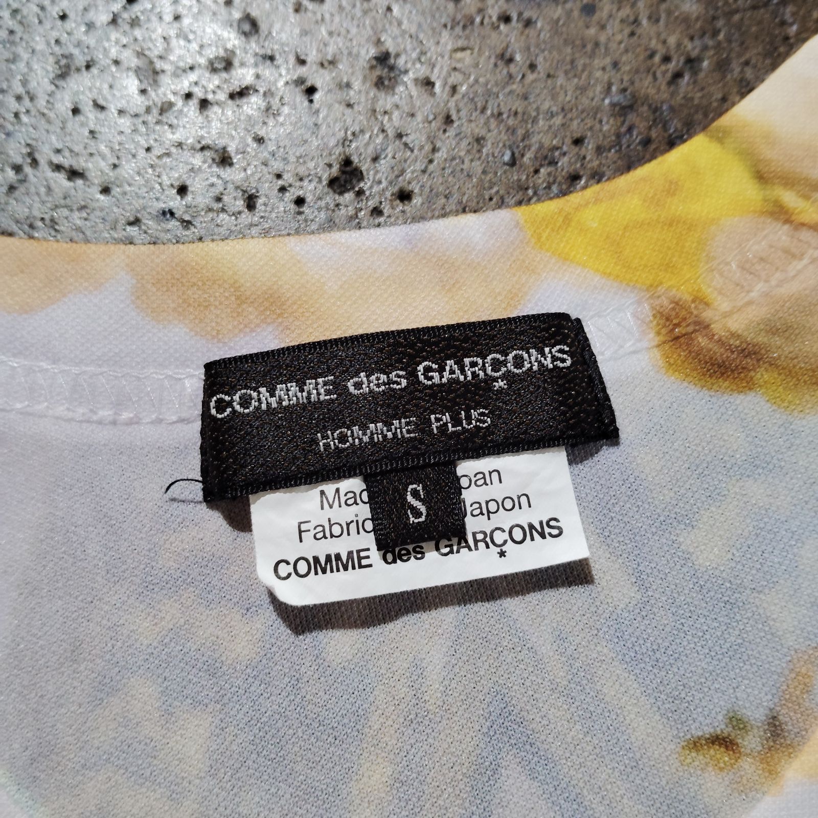 COMME des GARCONS HOMME PLUS 24ss 転写プリントエステルカットソー S 