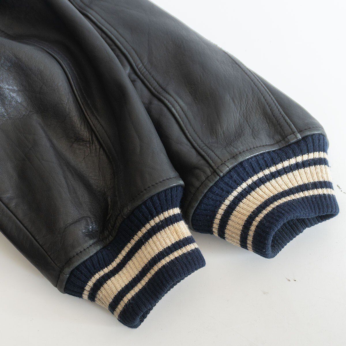 美品】AVIREX【レザー スタジャン】 アワード ジャケット ワッペン 