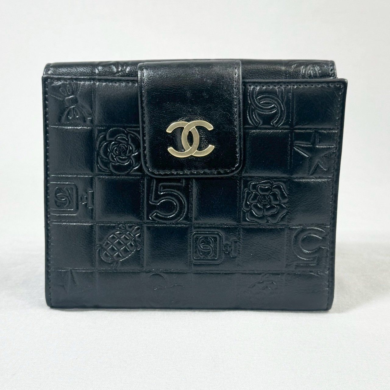 美品】CHANEL シャネル アイコンライン ラムスキン Wホック コンパクト