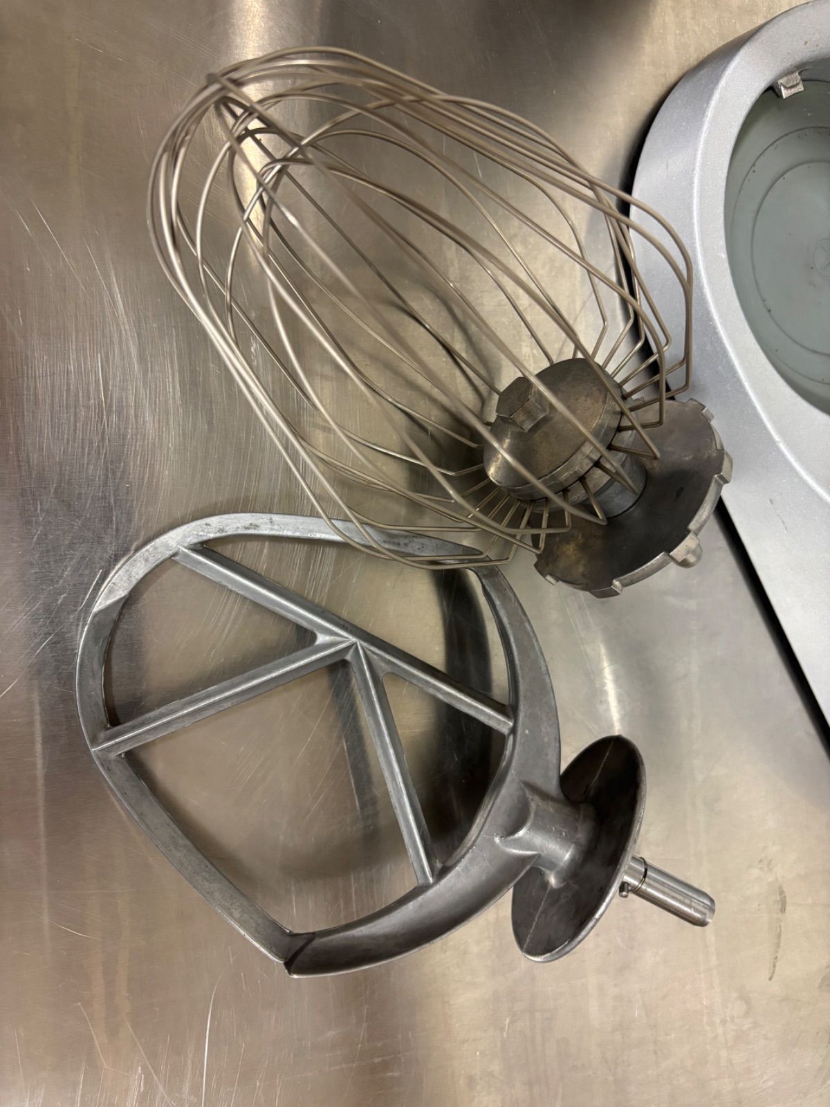 ☆２中古品 ケンミックス KMM770 卓上ミキサー 100V 愛工舎製作所 動作問題なし☆ 愛工舎製作所 送料無料 ◇ ケンミックス 卓上ミキサー KMM770 6.7L