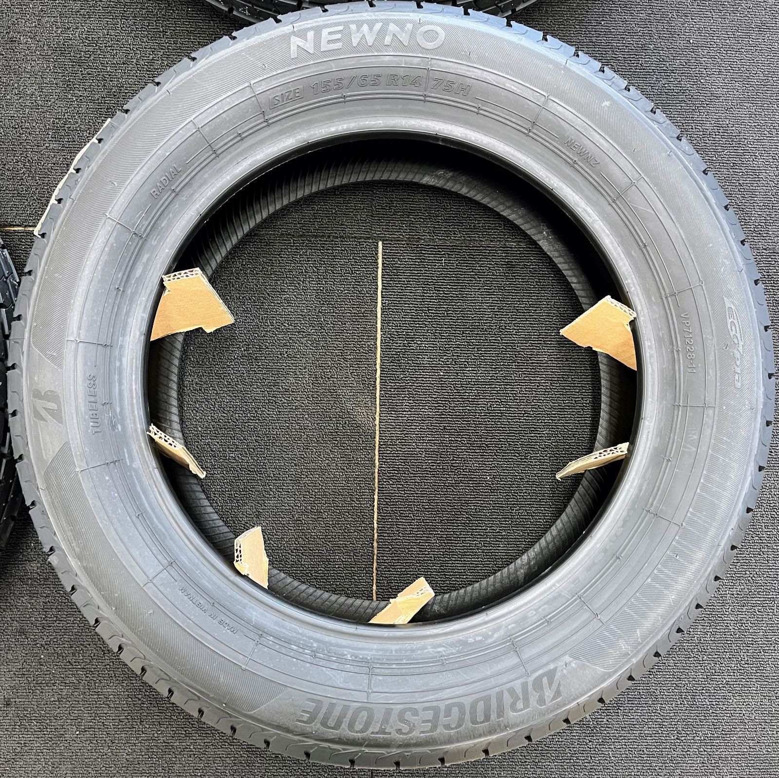 送料無料】【155/65R14】新品未使用 サマータイヤ 4本セット 