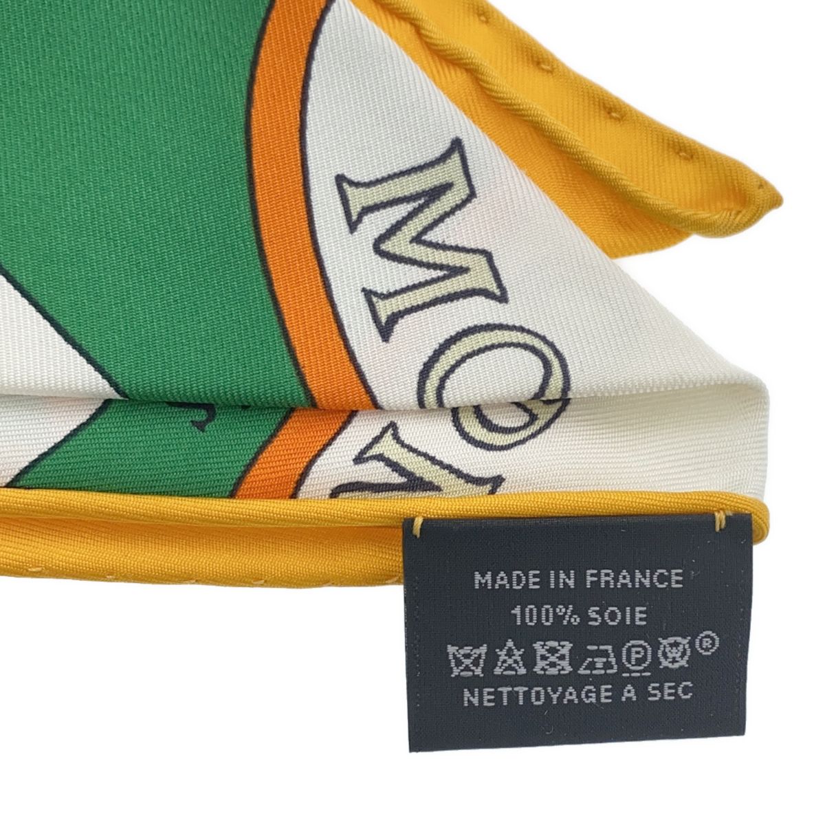 HERMES エルメス トライアングル・ジェアン スカーフ ポワントゥ