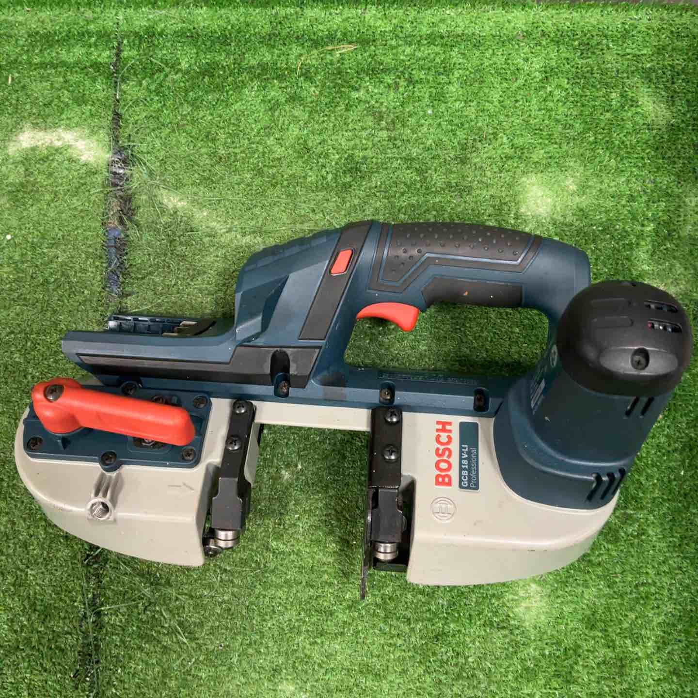 ◇ボッシュ(BOSCH) 18Vバッテリーバンドソー〔GCB18V-LI〕ケース 