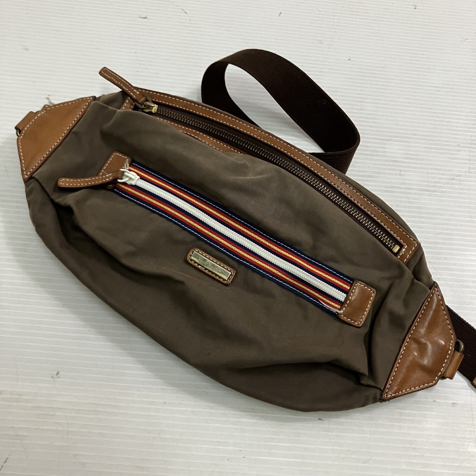 ◇ Paul Smith ポール・スミス ショルダーバッグ 斜め掛けバッグ 