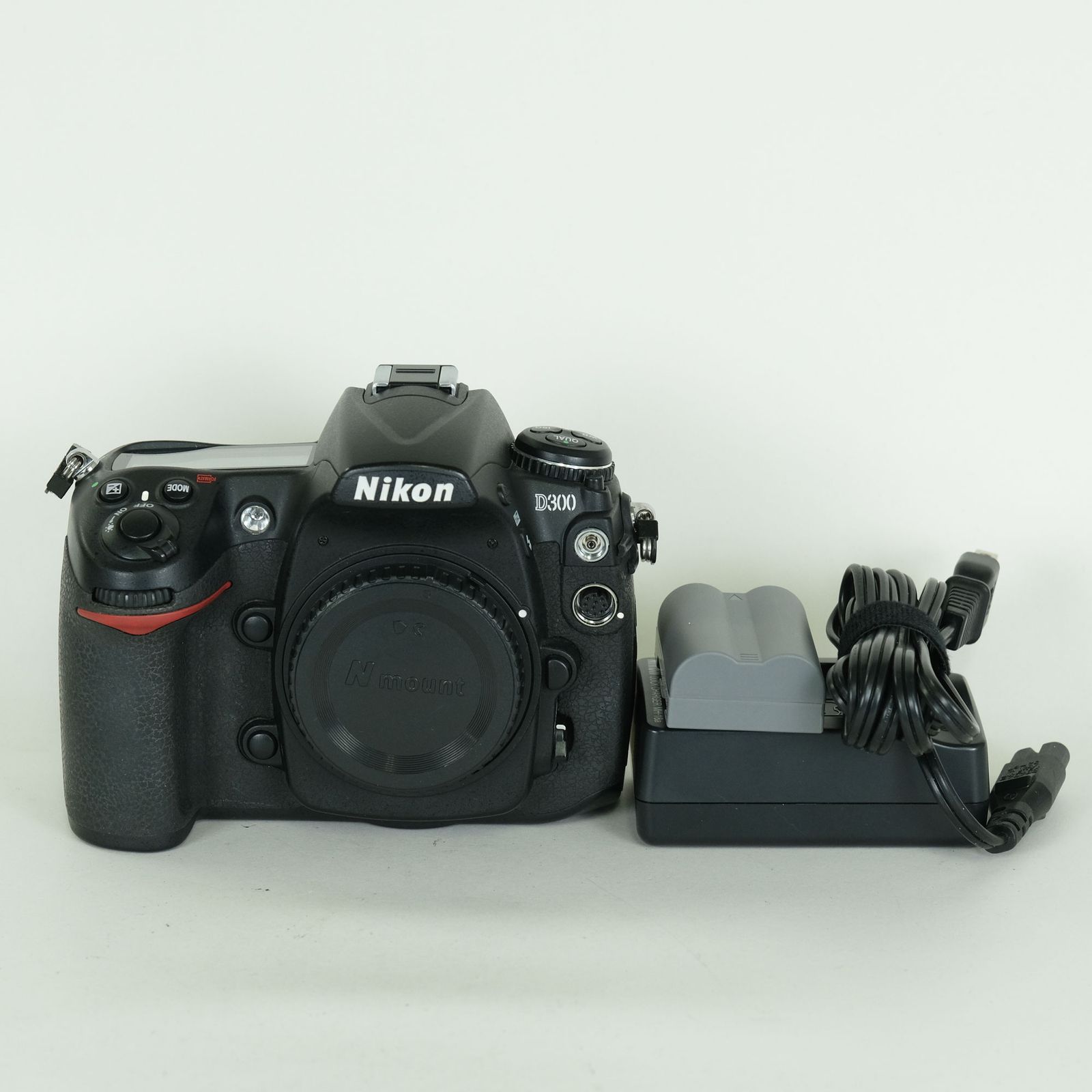 ニコン Nikon D300 ボディ 元箱完備 総ショット数：11540 極上品