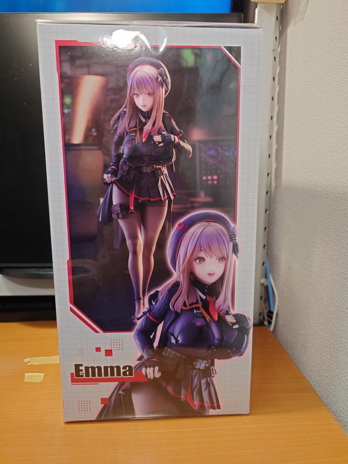 1/7スケールフィギュア エマ 「勝利の女神:NIKKE」 PVC&ABS製塗装 1/7スケールフィギュア エマ 「勝利の女神:NIKKE」 PVC&ABS製塗装